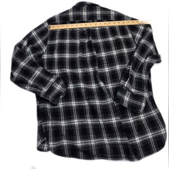 Jachs Men's Black and White Flannel Plaid Button Down Shirt. Xl - Picture 4 of 7